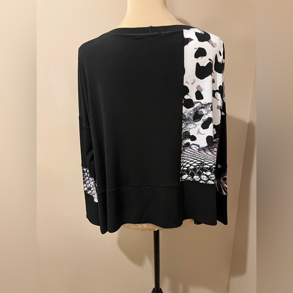 Loggia Black & Print Colorblock poly/Spandex Boxy Crew Top, size Medium - Picture 6 of 9